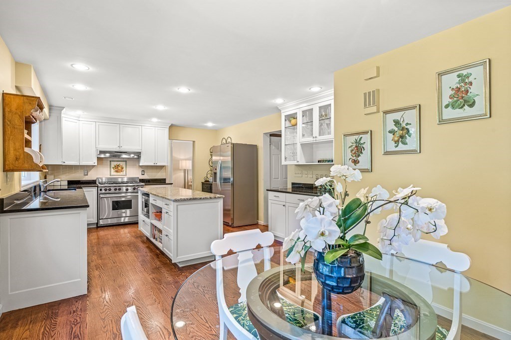 3 Moccasin Path Natick, MA 01760 - Photo 16 of 35