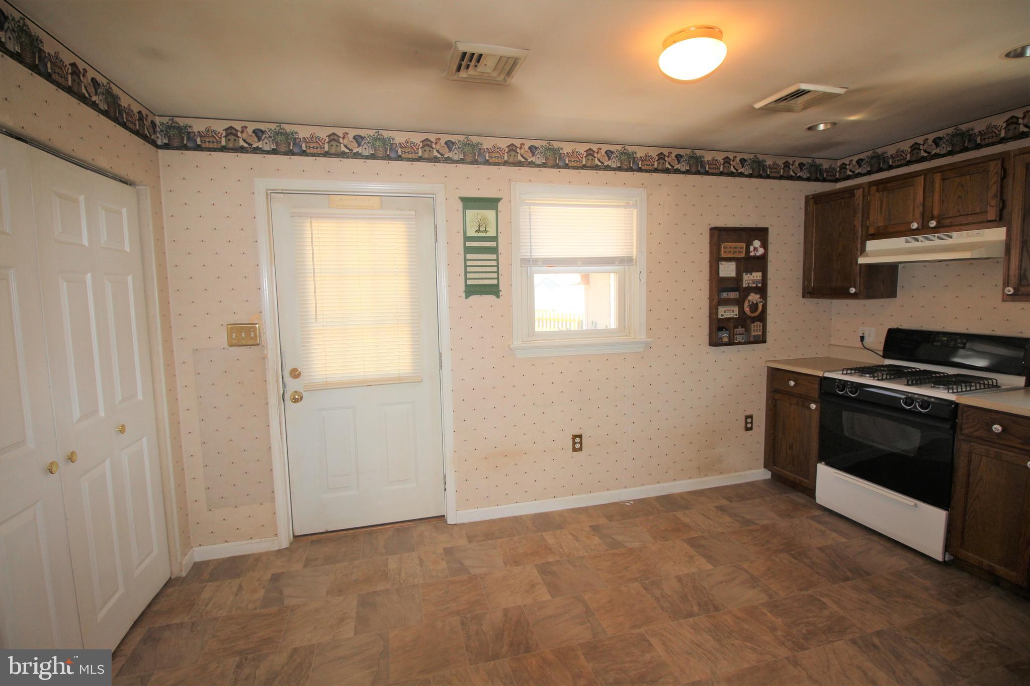 1933 Wabank Road Lancaster, PA 17603 - Photo 5 of 17 Gallery Image 5