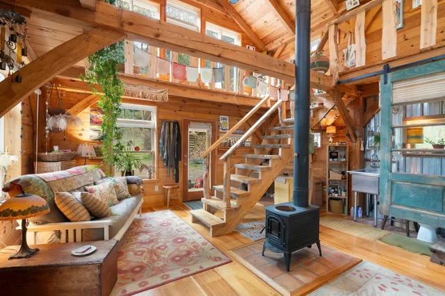 $415,000 | 137 Pleasant Valley Road, Brattleboro, VT 05301