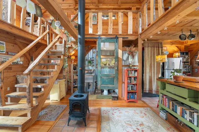 $415,000 | 137 Pleasant Valley Road, Brattleboro, VT 05301