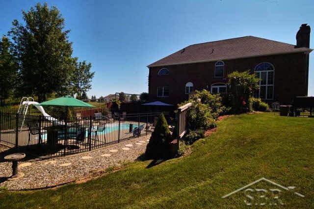 2111 Chestnut Ridge Saginaw, MI 48609 - Photo 2 of 8 20033081-1.JPG