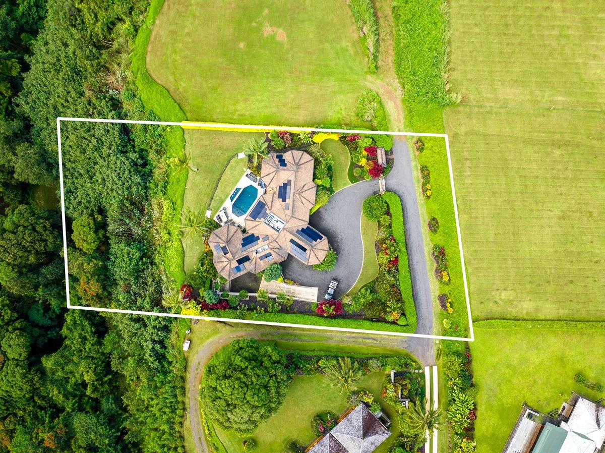 4971 Hanalei Plantation Road Princeville, HI 96722 - Photo 29 of 30 a view of a balcony