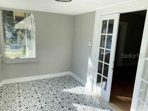 walk in closet with window