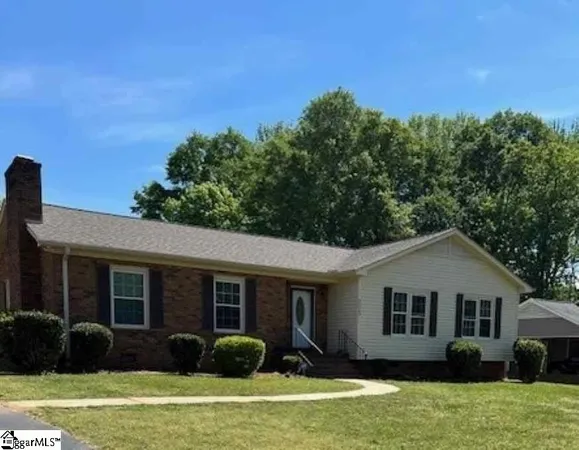 $315,000 | 115 Cotswold Avenue, Moore, SC 29369