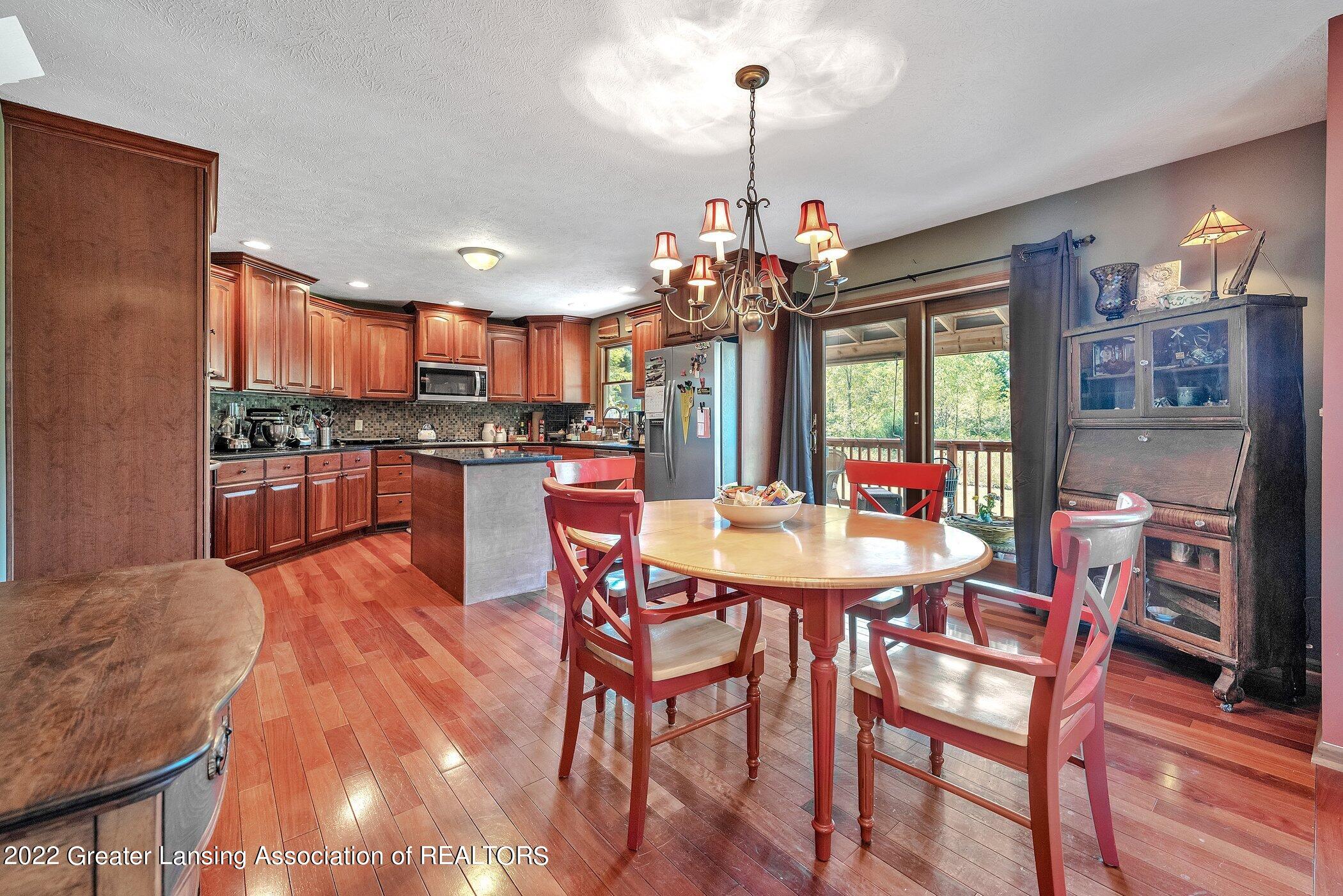2390 South Edgar Road Mason, MI 48854 - Photo 8 of 40 Diningroom