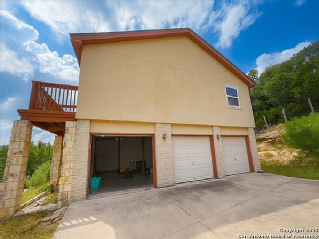 412 Moonlight Walk San Antonio, TX 78260 - Photo 23 of 26 a view of backyard of house