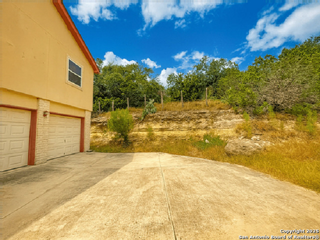 412 Moonlight Walk San Antonio, TX 78260 - Photo 25 of 26 a view of an indoor swimming pool