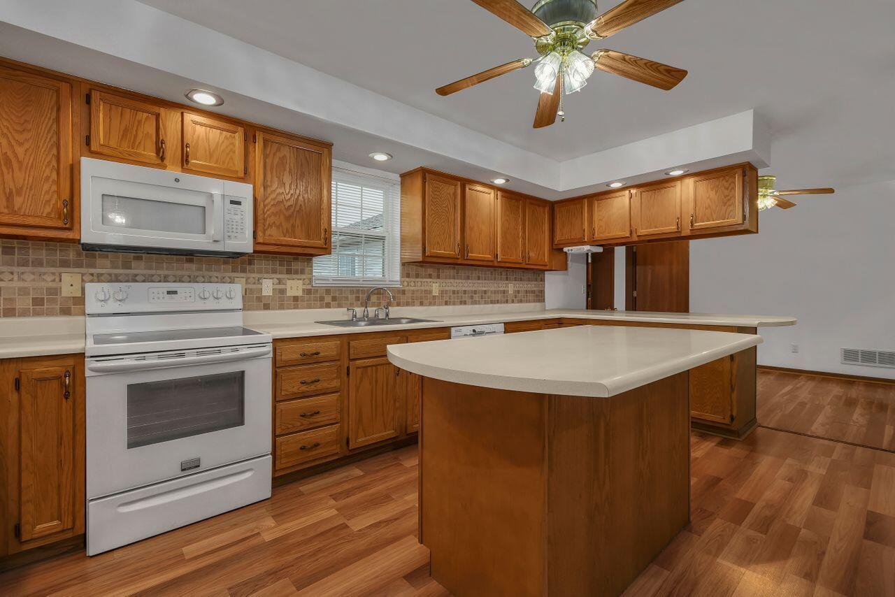 1848 Alward Road Southwest Pataskala, OH 43062 - Photo 16 of 42 Kitchen Island
