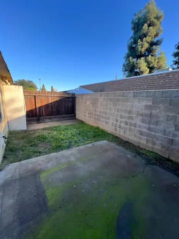 $1,200 | 461 Minnewawa Avenue, Unit 103, Clovis, CA 93612