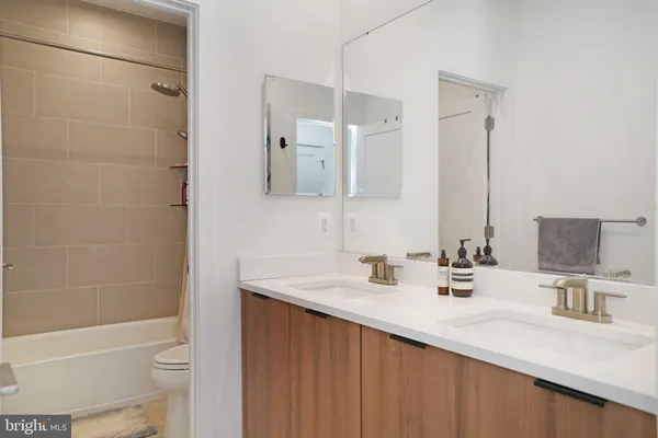 $5,200 | 14383 Beckett Glen Circle, Chantilly, VA 20151