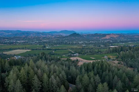$3,500,000 | 1260 Emerald Ranch Road, Healdsburg, CA 95448