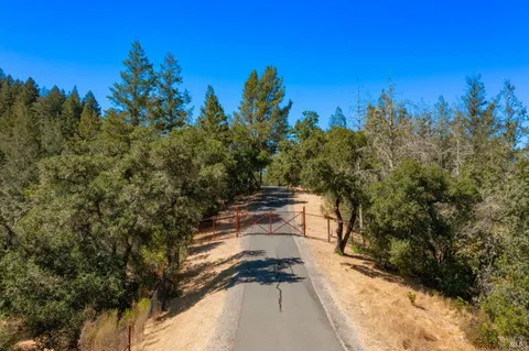 $3,500,000 | 1260 Emerald Ranch Road, Healdsburg, CA 95448