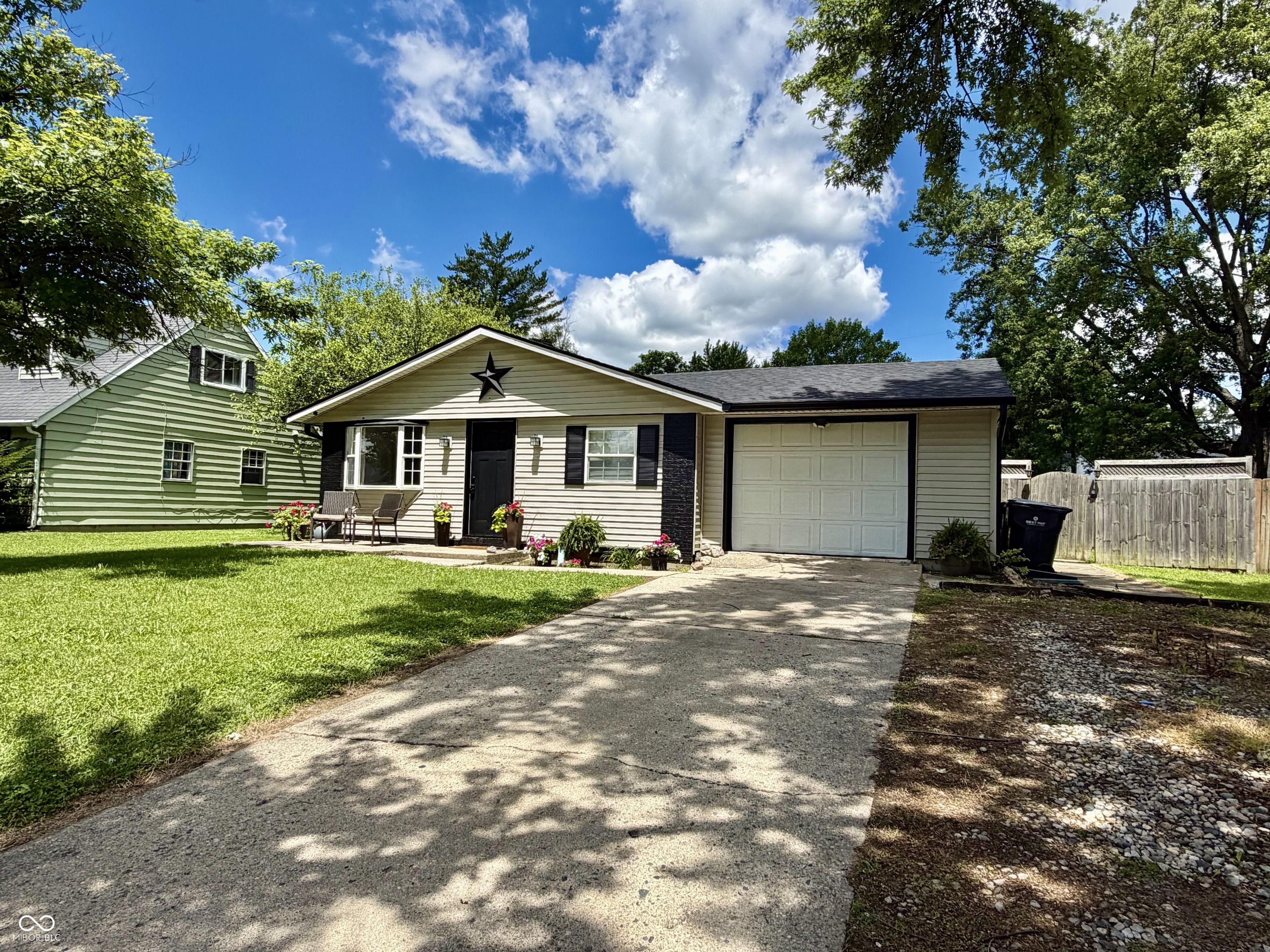 2308 Tamarack Road Anderson, IN 46011 - Photo 3 of 13