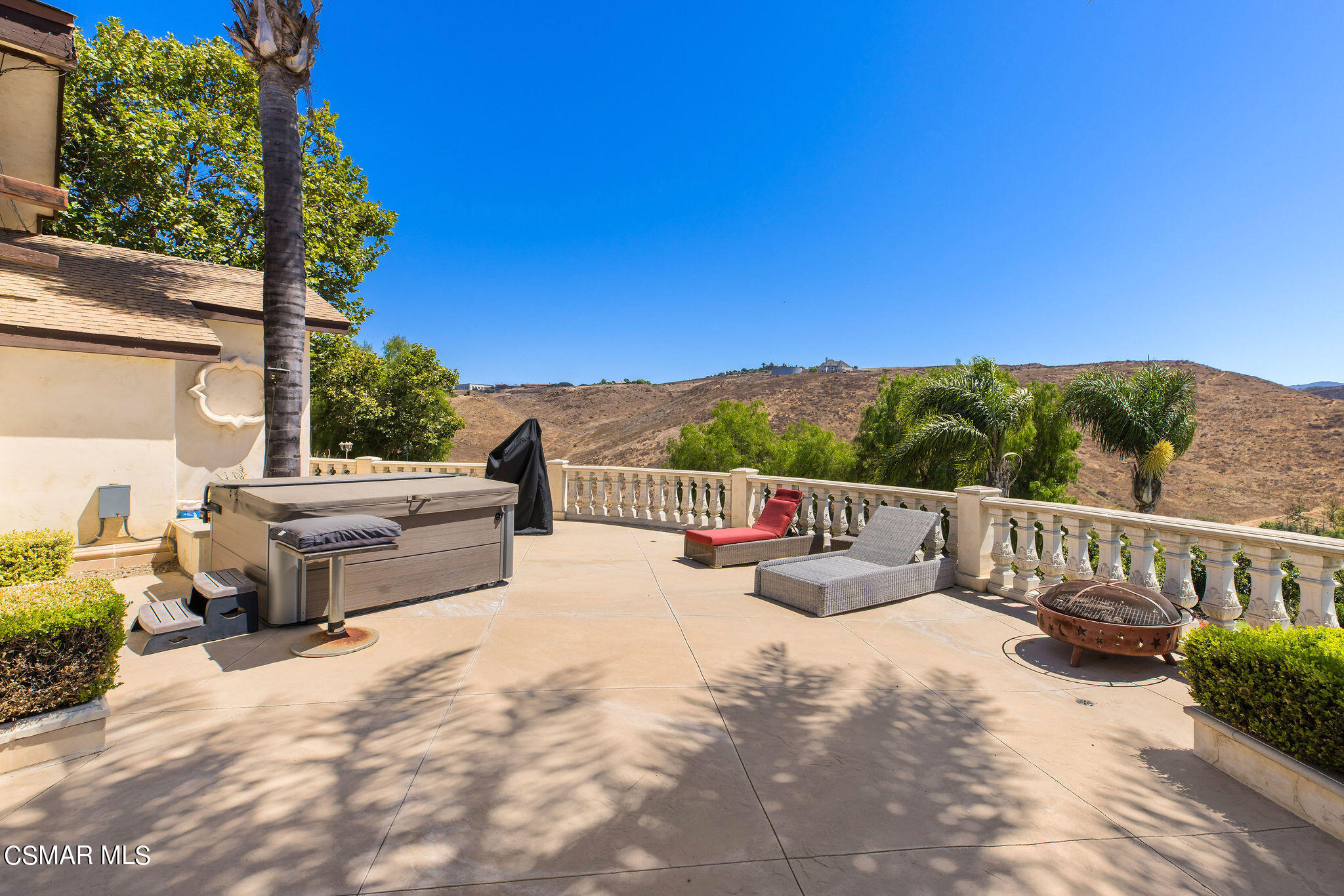 15660 LaPeyre Road Moorpark, CA 93021 - Photo 35 of 84 a view of a couches with a fire pit