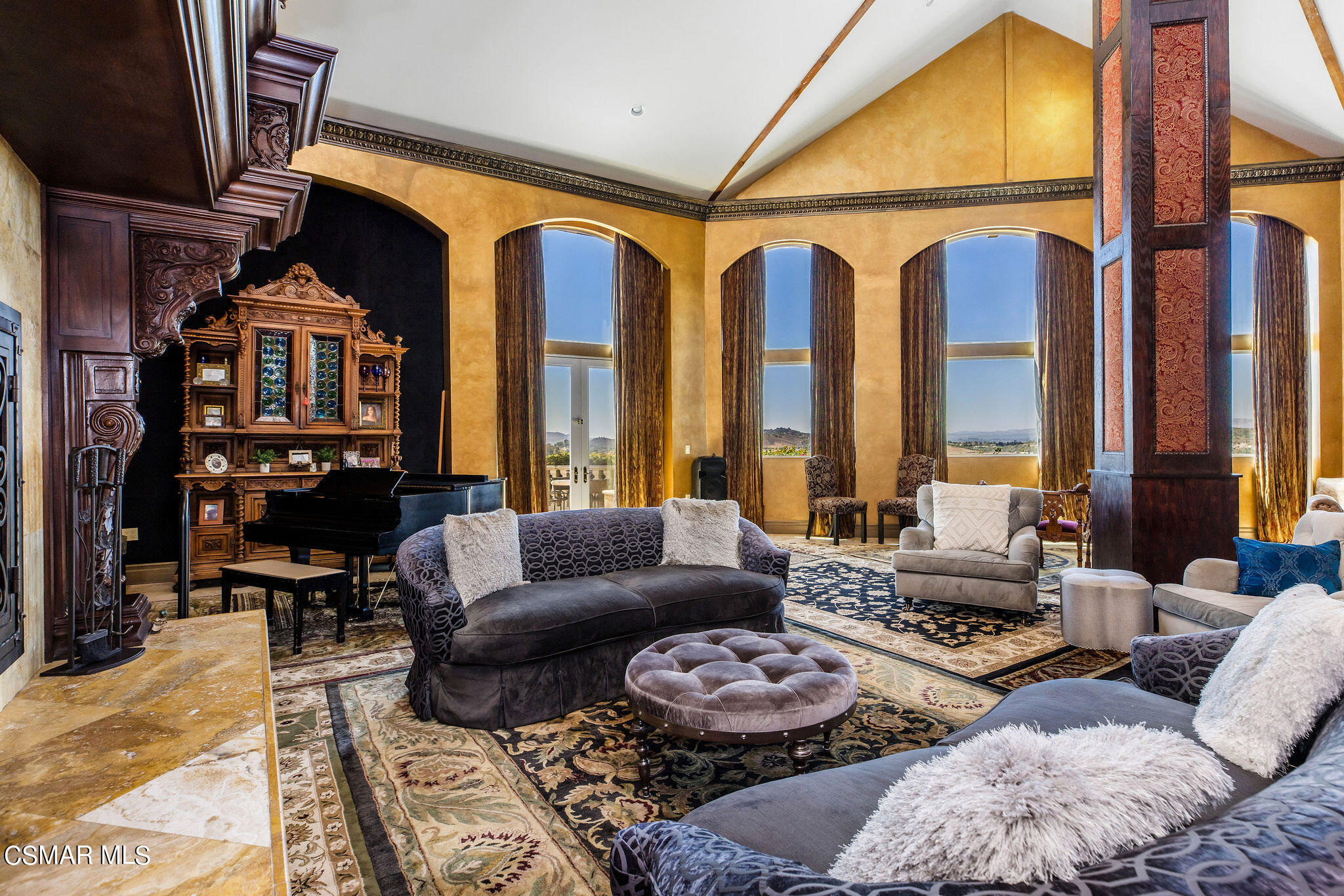 15660 LaPeyre Road Moorpark, CA 93021 - Photo 64 of 84 a living room with furniture and a large window