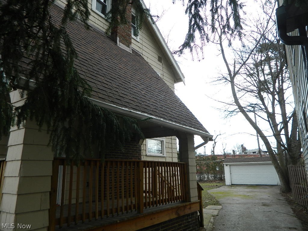 1047 Roanoke Road Cleveland Heights, OH 44121 - Photo 2 of 20 Gallery Image 2