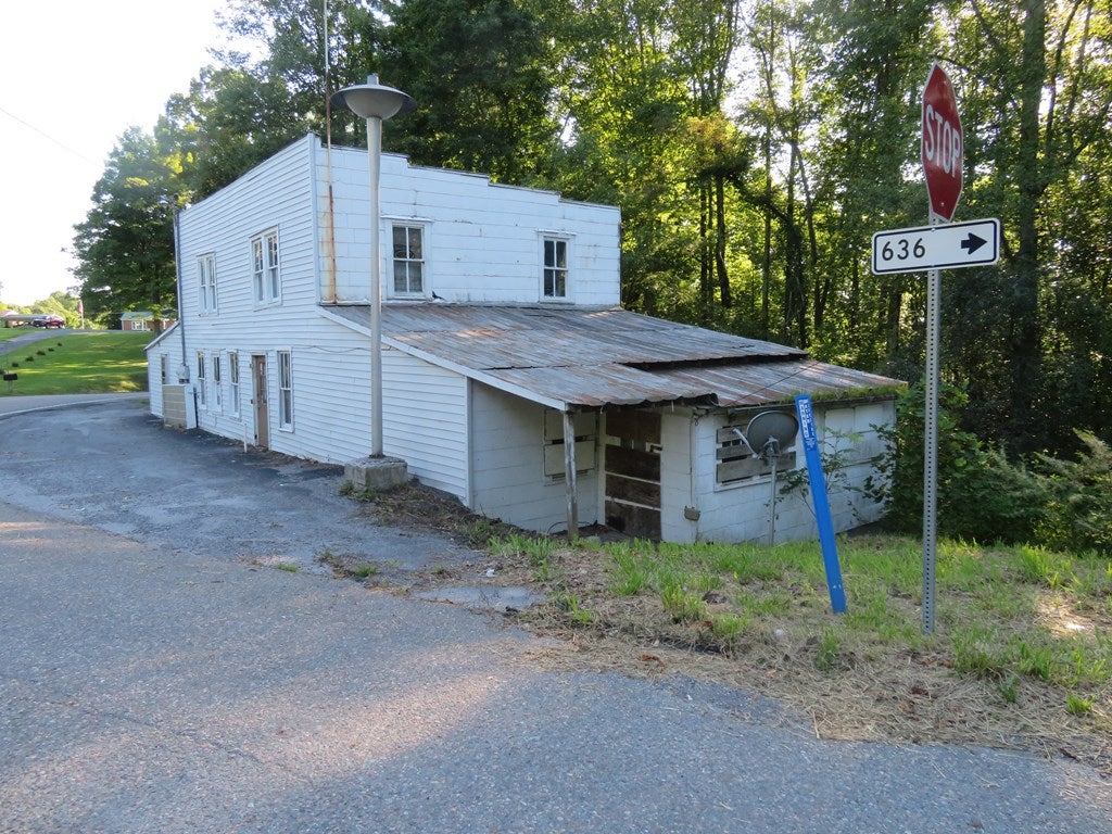 5156 Chicken Rdg Road Jewell Ridge, VA 24622 - Photo 11 of 21 Gallery Image 11