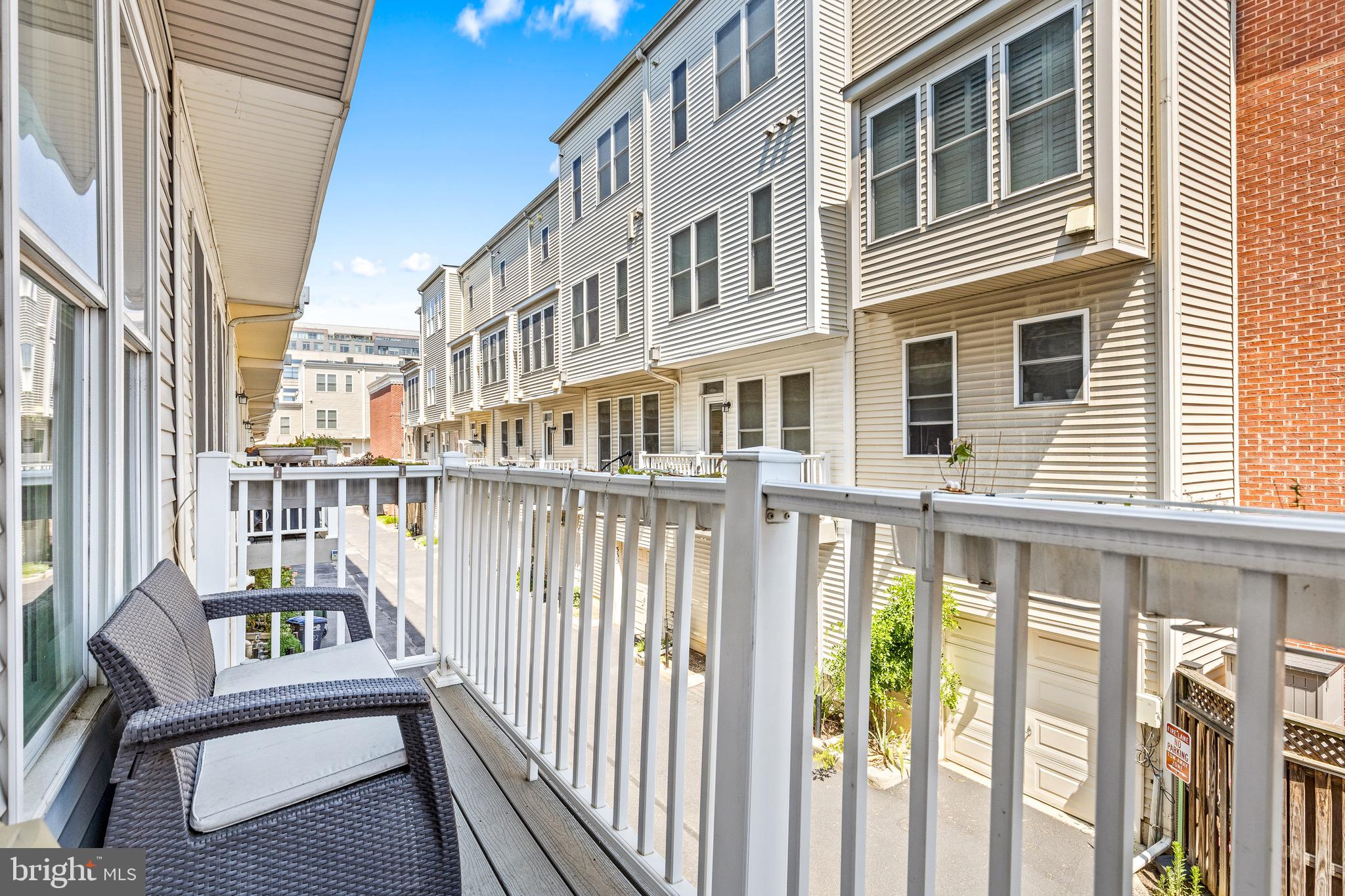 328 I Street Southeast Washington, DC 20003 - Photo 11 of 37 Deck