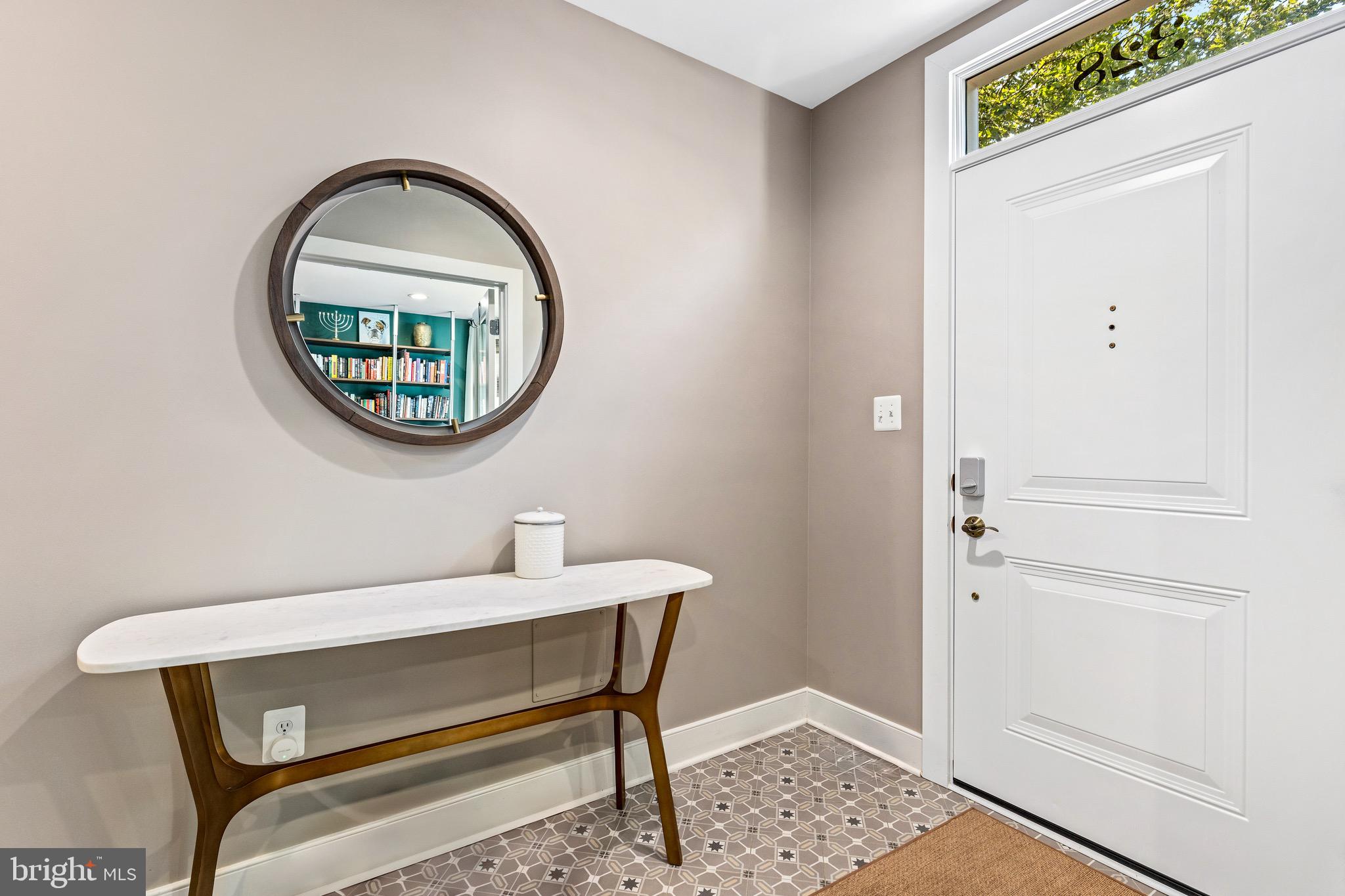 328 I Street Southeast Washington, DC 20003 - Photo 3 of 37 Foyer