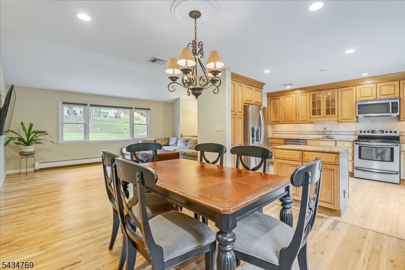 22 Green Apple Road Sparta, NJ 07871 - Photo 9 of 30