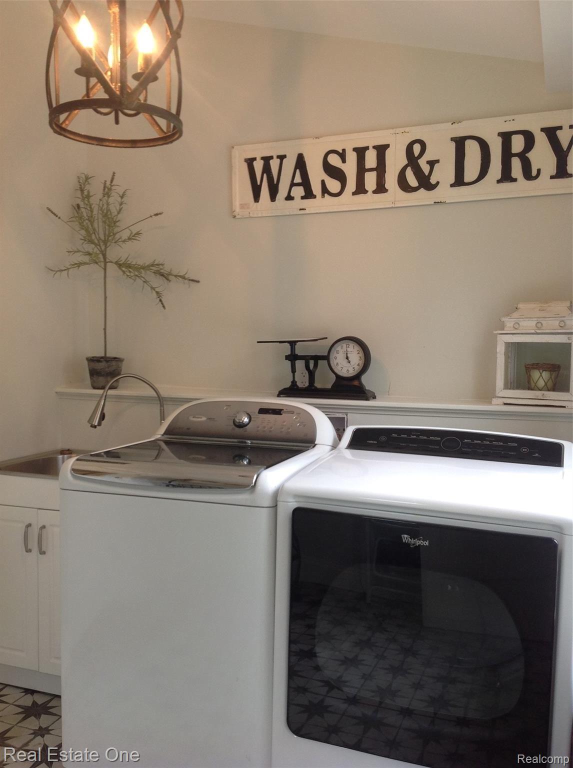 150 West Livingston Road Highland, MI 48357 - Photo 31 of 36 150 wl rd laundry room.JPG