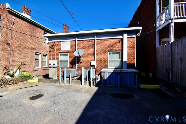 a view of a porch with furniture