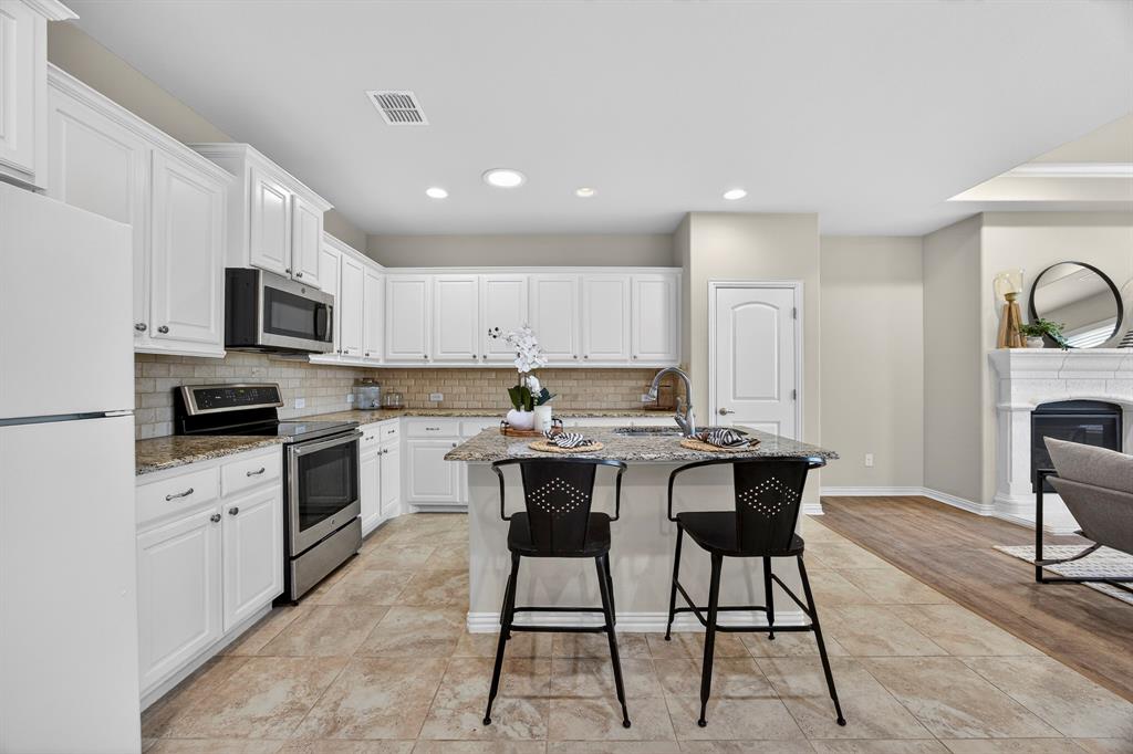 1815 Ladera Way, Unit 1815 Mansfield, TX 76063 - Photo 4 of 24