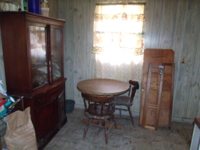 1669 Wilson Road Warrenton, GA 30828 - Photo 4 of 17 Eat -in Area