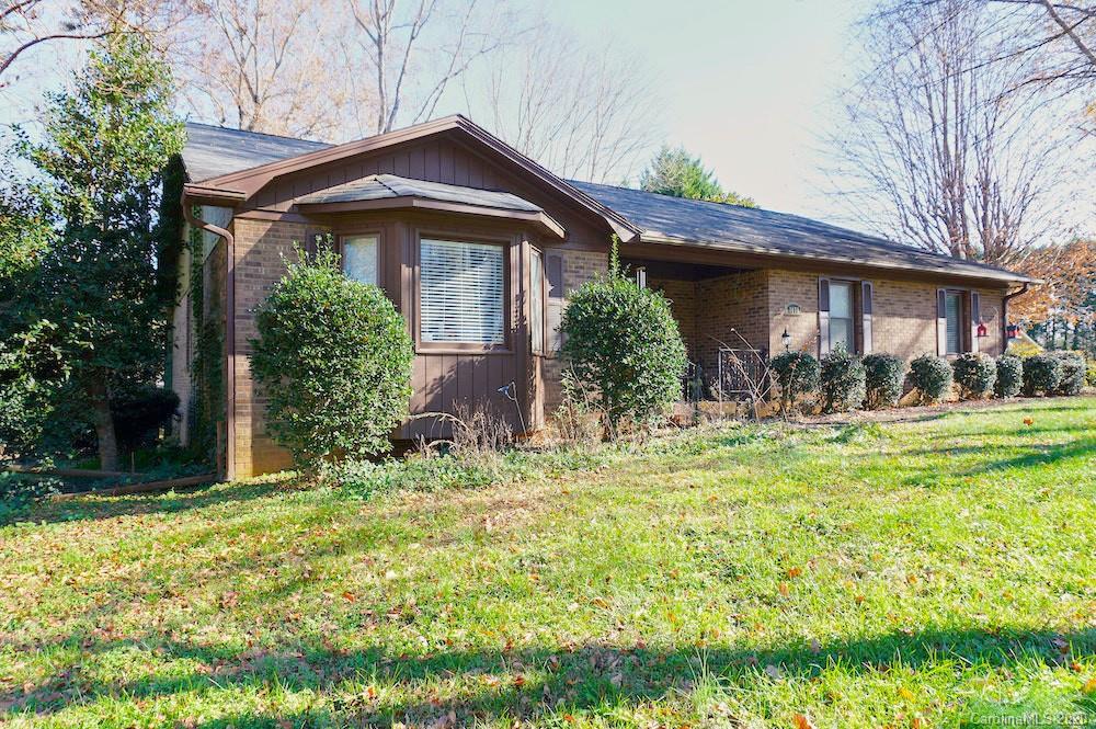2070 Westover Road Hickory, NC 28602 - Photo 2 of 42 Gallery Image 2