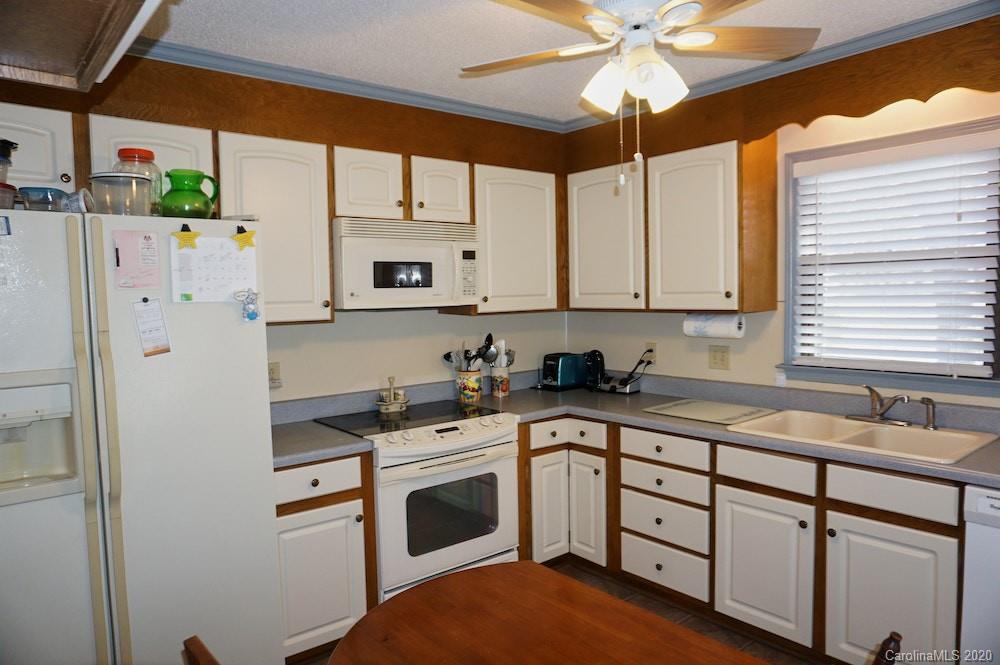 2070 Westover Road Hickory, NC 28602 - Photo 20 of 42 Gallery Image 20