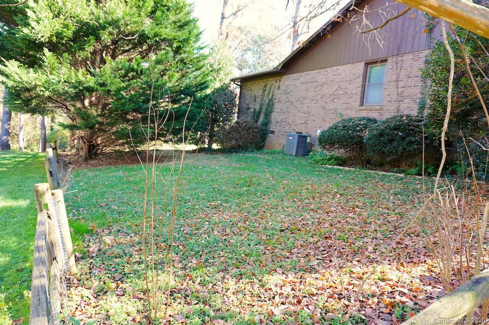2070 Westover Road Hickory, NC 28602 - Photo 3 of 42 Gallery Image 3