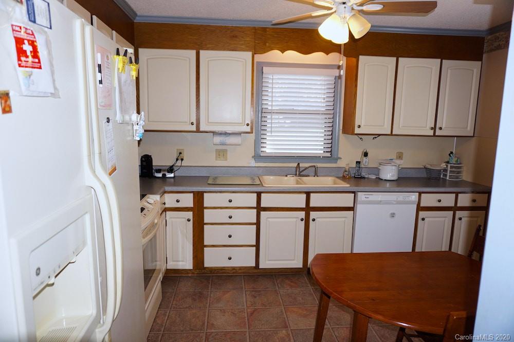 2070 Westover Road Hickory, NC 28602 - Photo 21 of 42 Gallery Image 21