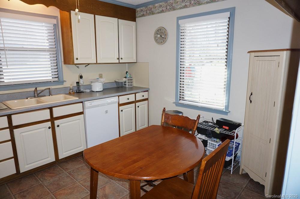 2070 Westover Road Hickory, NC 28602 - Photo 22 of 42 Gallery Image 22
