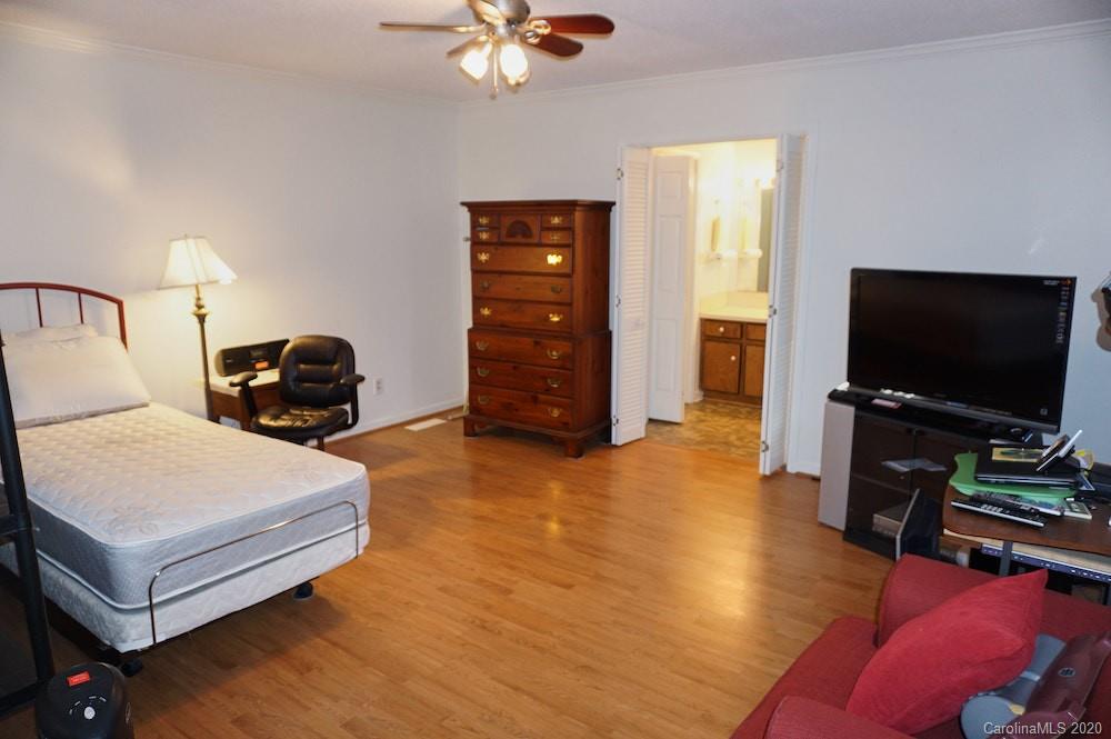 2070 Westover Road Hickory, NC 28602 - Photo 27 of 42 Gallery Image 27