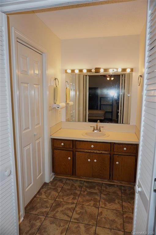 2070 Westover Road Hickory, NC 28602 - Photo 28 of 42 Gallery Image 28