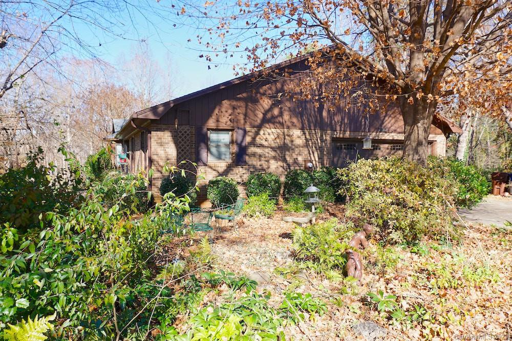 2070 Westover Road Hickory, NC 28602 - Photo 4 of 42 Gallery Image 4
