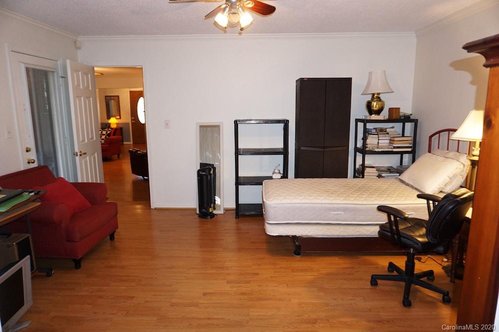 2070 Westover Road Hickory, NC 28602 - Photo 31 of 42 Gallery Image 31