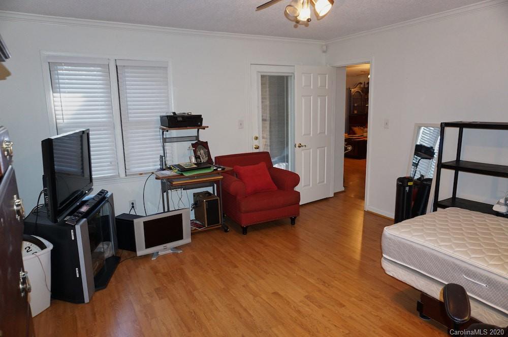 2070 Westover Road Hickory, NC 28602 - Photo 32 of 42 Gallery Image 32