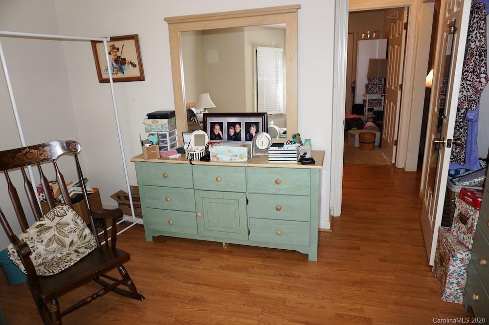 2070 Westover Road Hickory, NC 28602 - Photo 38 of 42 Gallery Image 38