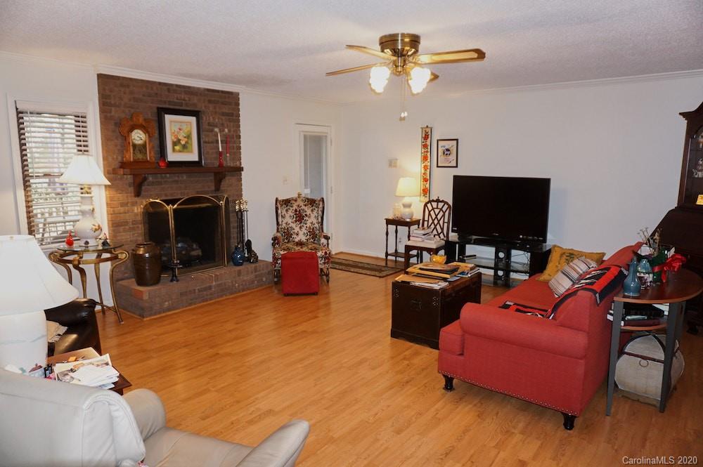 2070 Westover Road Hickory, NC 28602 - Photo 40 of 42 Gallery Image 40