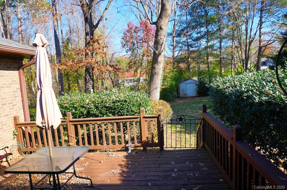 2070 Westover Road Hickory, NC 28602 - Photo 9 of 42 Gallery Image 9