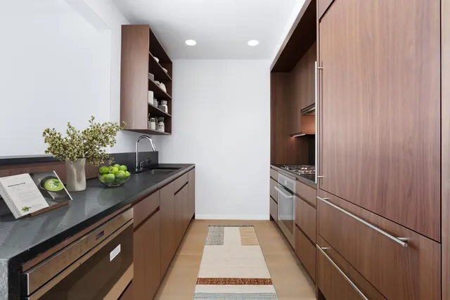 $1,695,000 | 50 West Street, Unit 15C | Financial District