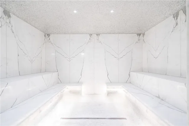 $1,695,000 | 50 West Street, Unit 15C | Financial District