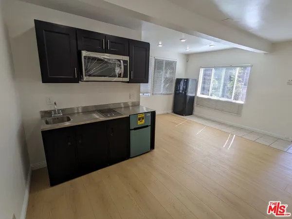 $1,995 | 326 South Almont Drive, Beverly Hills, CA 90211