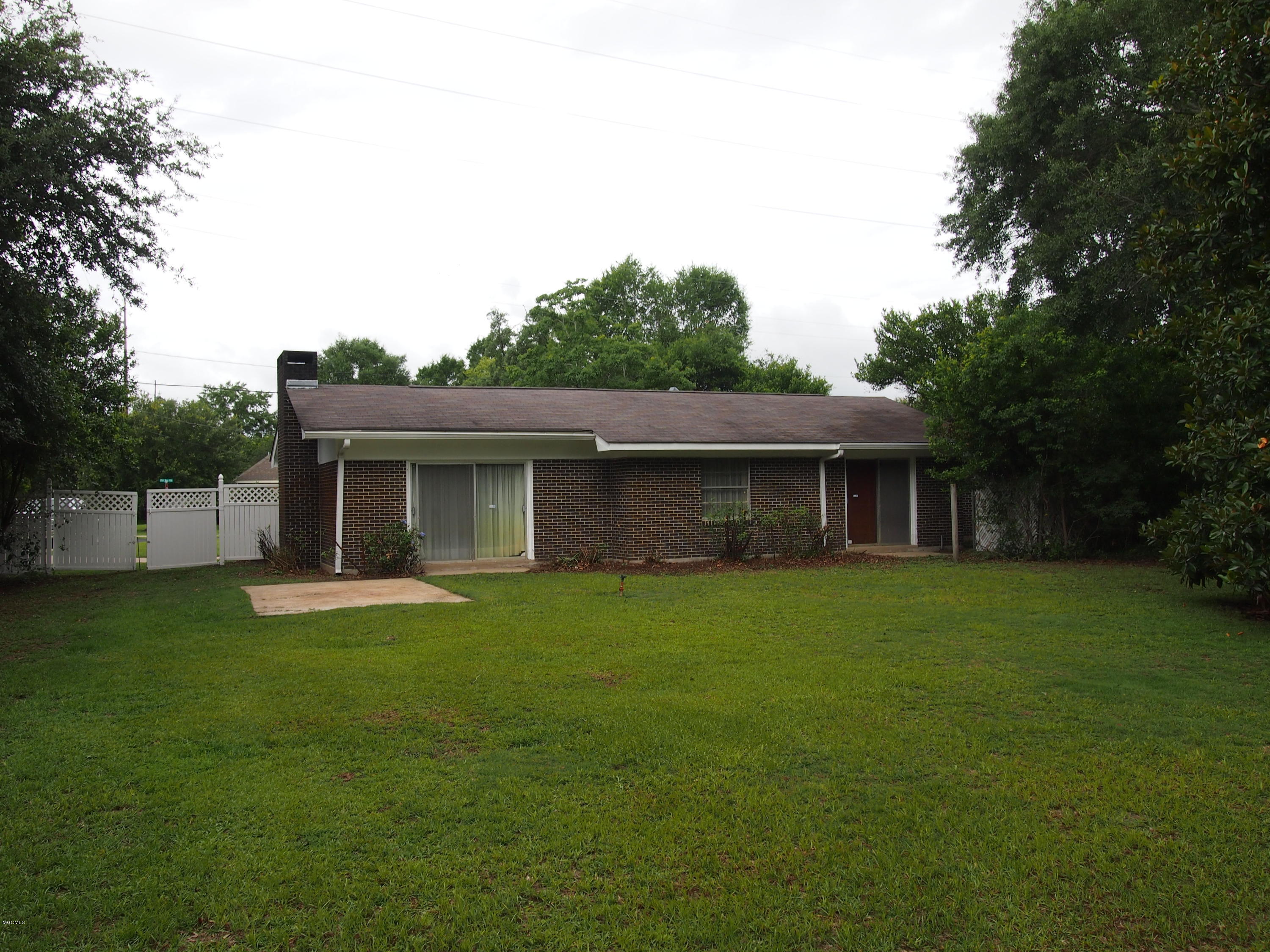 2481 Old Bay Road Biloxi, MS 39531 - Photo 14 of 14 P1011181