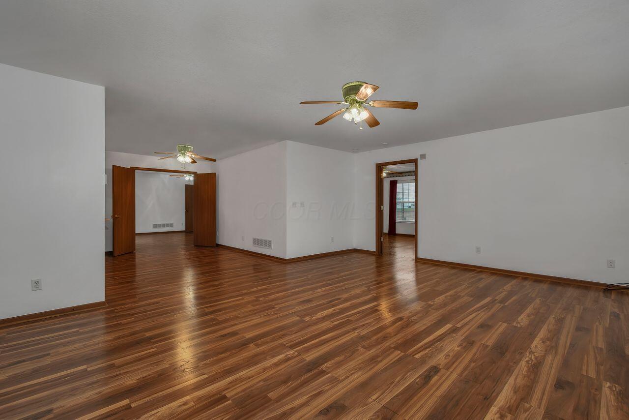 1848 Alward Road Southwest Pataskala, OH 43062 - Photo 7 of 42 Livingroom