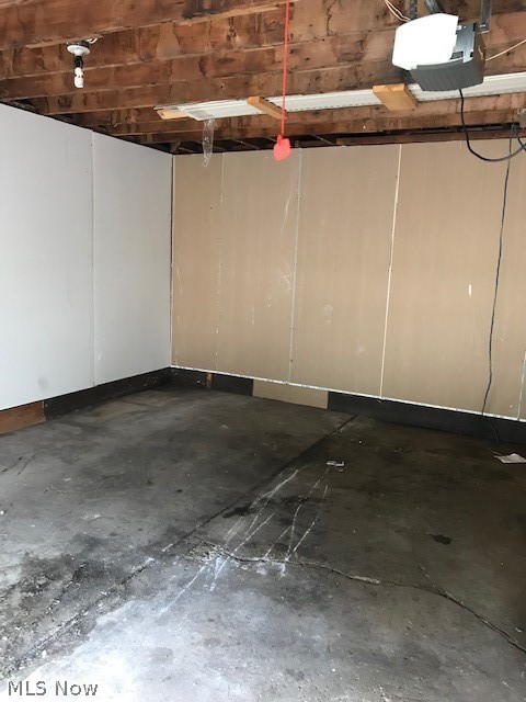 18080 Blandford Road Cleveland, OH 44121 - Photo 15 of 15 Garage