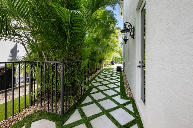 $4,349,000 | 712 Northeast 71st Street, Boca Raton, FL 33487