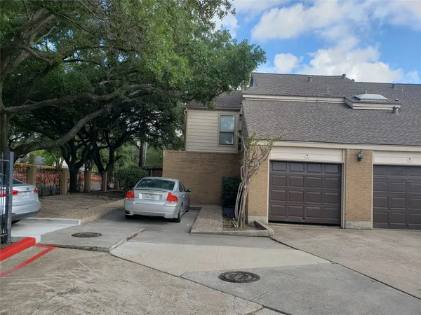 $1,350 | 2277 South Kirkwood Road, Unit 1115, Houston, TX 77077