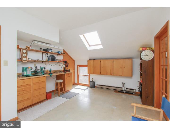 180 Krauser Road Glenmoore, PA 19343 - Photo 17 of 19 Garage